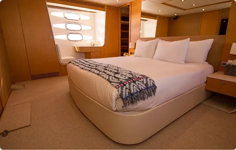camarote master of yacht
