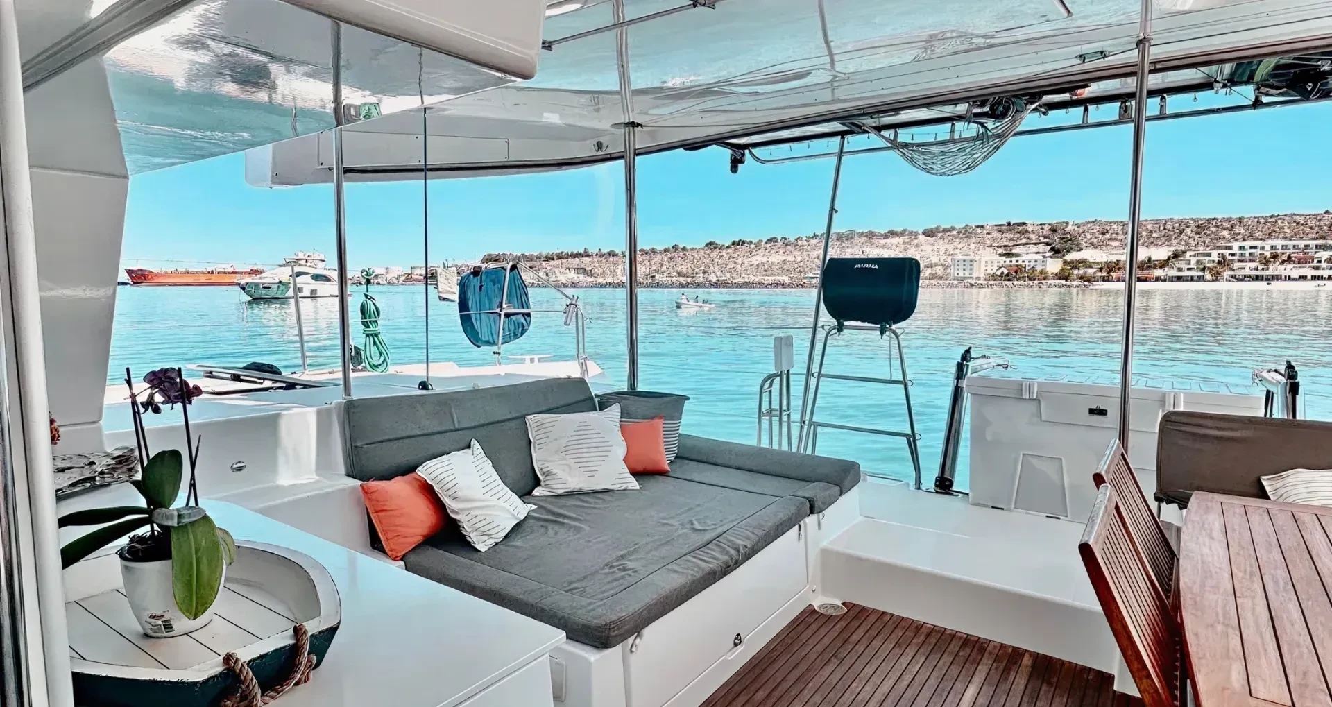 catamaran living room open air